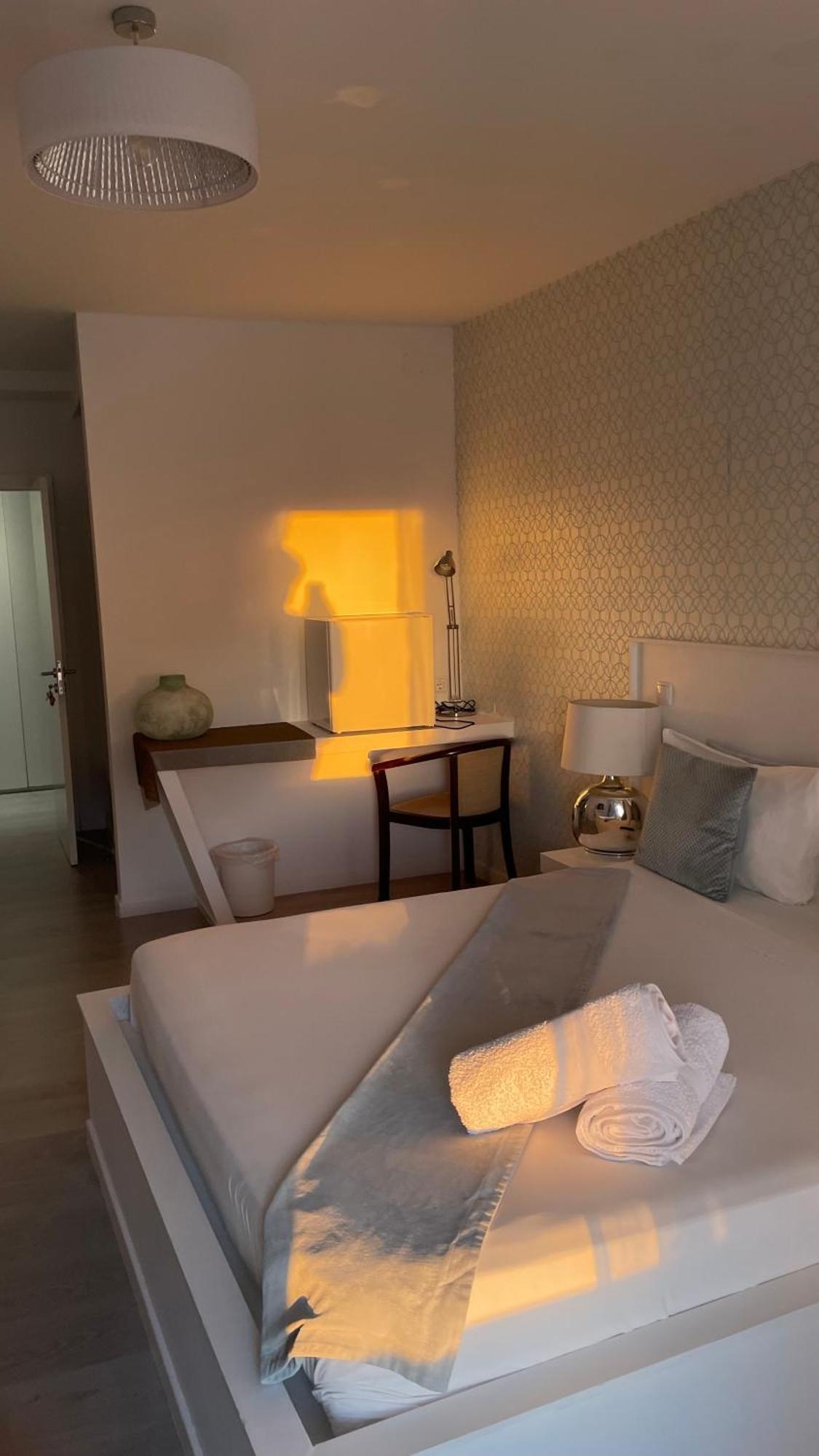 Brandao House Pansiyon Caparica Dış mekan fotoğraf